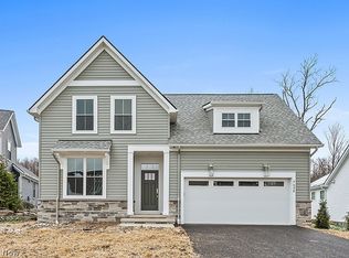 7432 Villa Rdg, Chagrin Falls, OH 44023