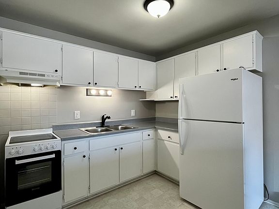 3rd image of 550 Harrison Blvd #11514556