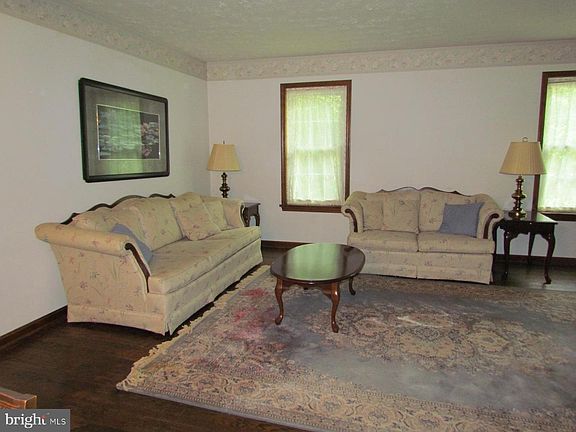 4th image of 44607 Cedar Ct