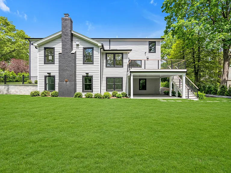 40 Hewlett Ln — Photo 39