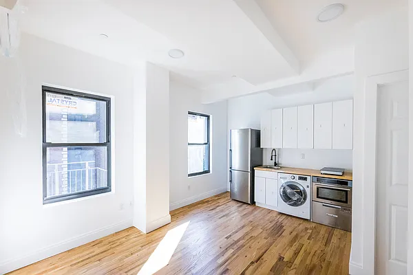 Rented by C2R Management LLC | media 9