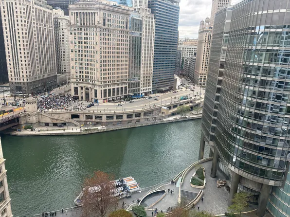 405 N Wabash Ave, Chicago, IL