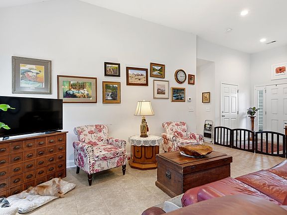3rd image of 108 River Country Dr.