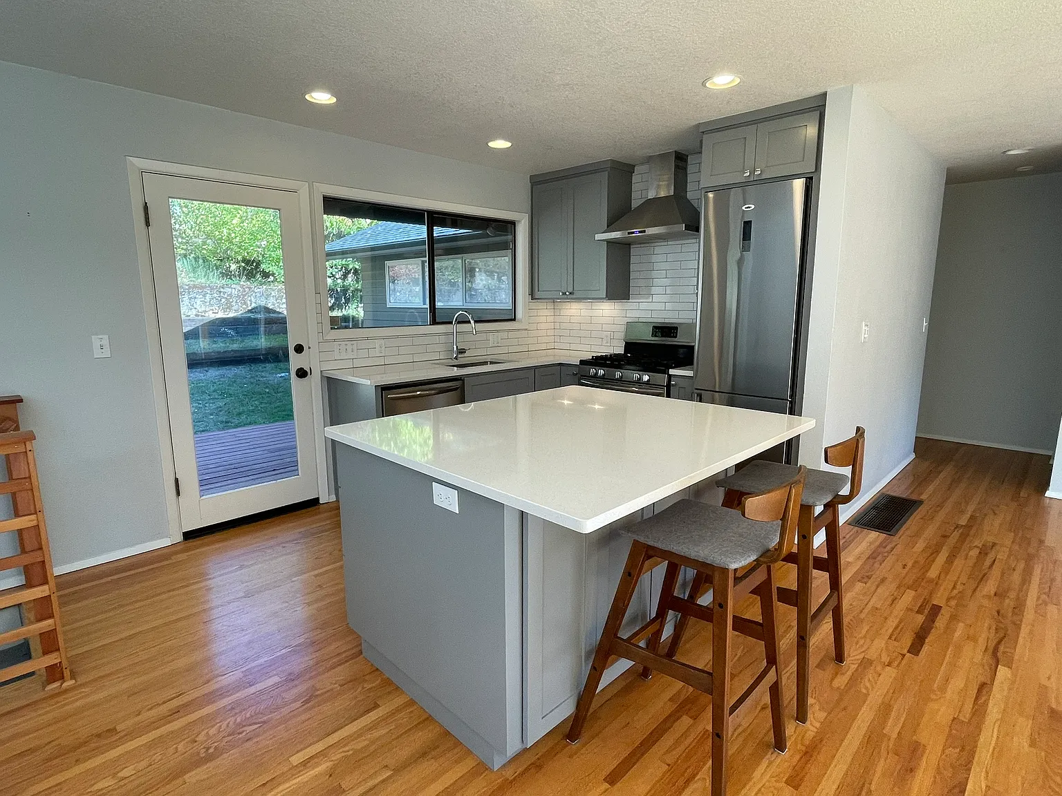 3 bed, 2.5 bath, 1710 sqft, $2,795 — Photo 4