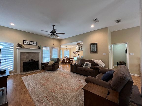 2nd image of 1413 Glenwood Dr