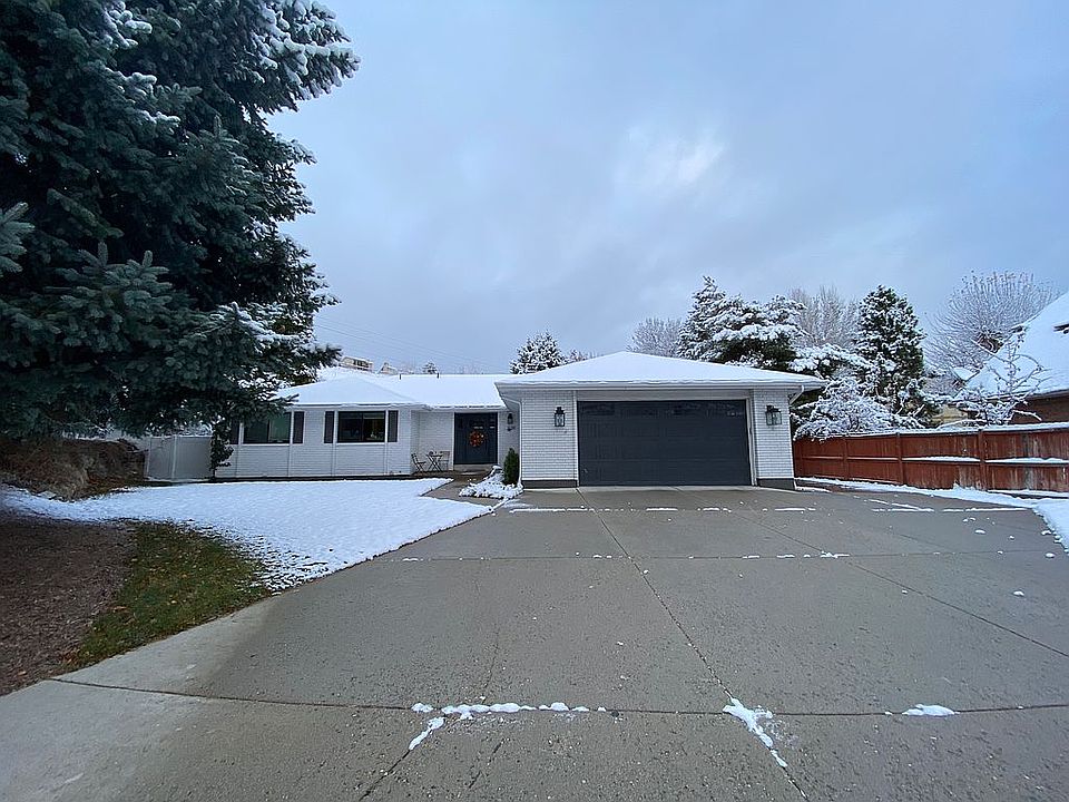 2nd image of 1639 E Pebble Beach Cir
