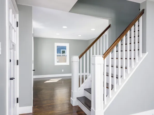 108 Walker Street, Manchester, CT 06040