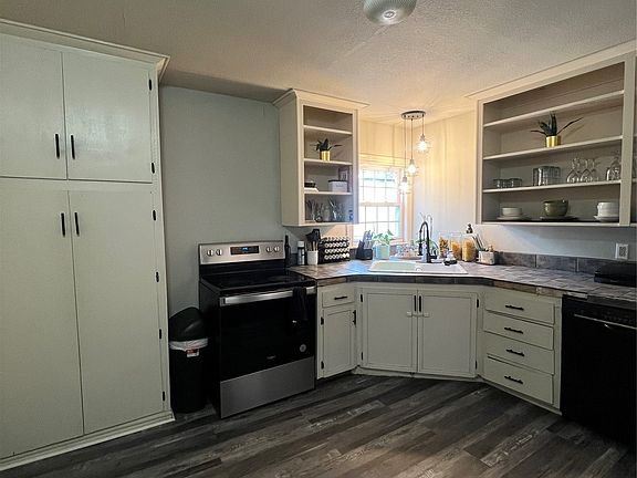 5th image of 3024 Columbus Ave