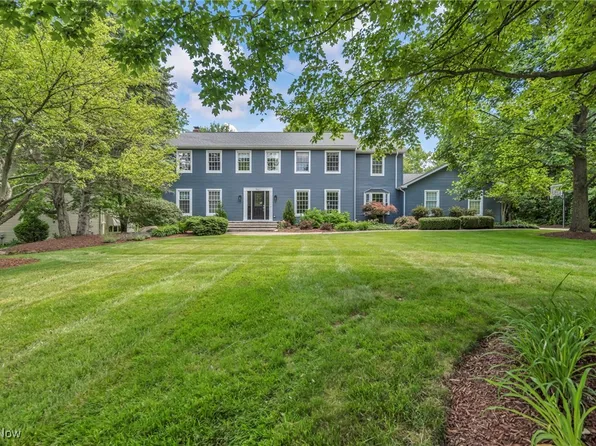 561 Willard Rd, Aurora, OH 44202