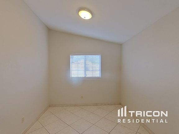 4th image of 7731 W Solano Dr