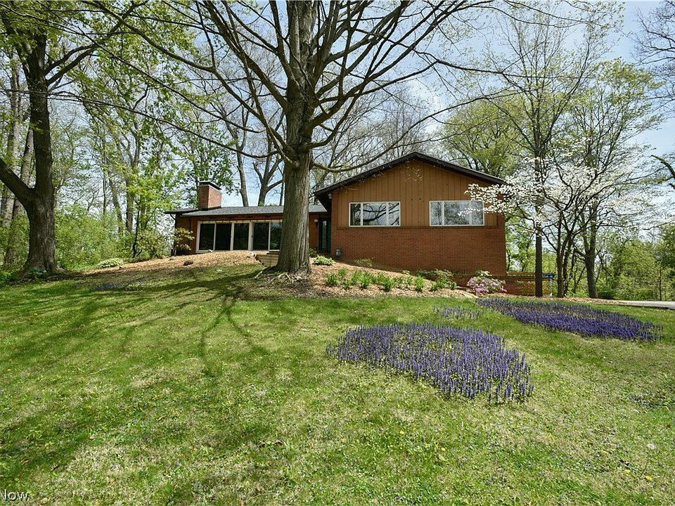 1st image of 2930 Valley Ln