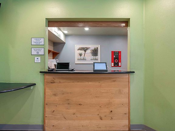 Lobby and Guest Check-in