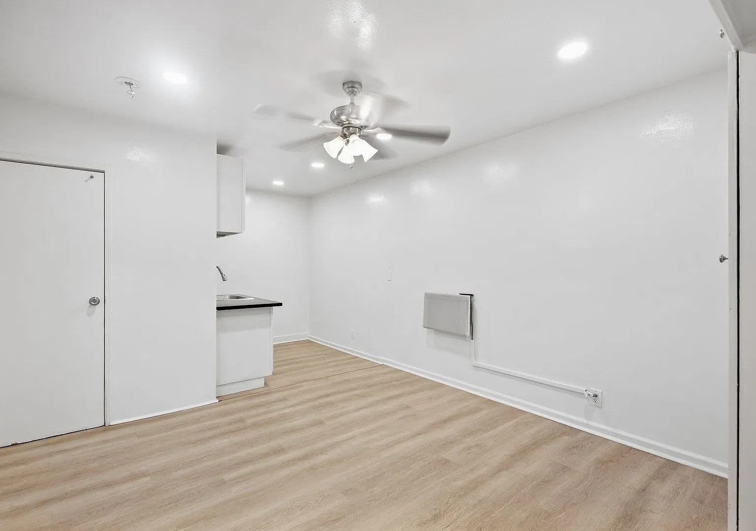10635 S Vermont Ave — Photo 3