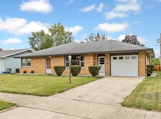 609 E 2nd St, Lockport, IL 60441