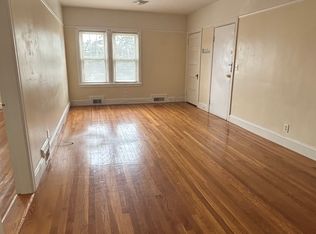 185 Bluff Ave APT 3, Cranston, RI 02905