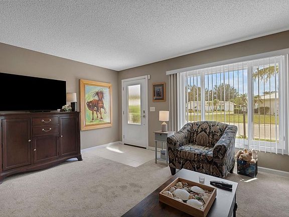4th image of 1306 BOTTLEBRUSH DRIVE