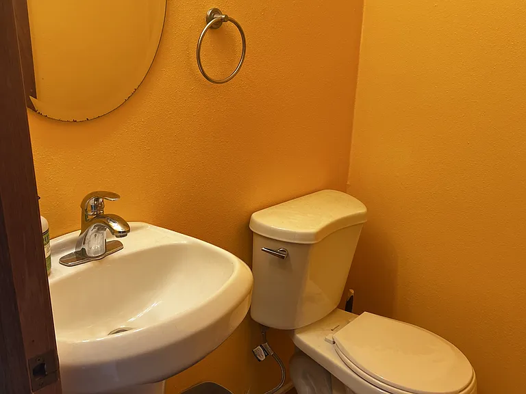 146 Hawthorne Ln — Photo 7
