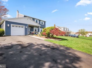 24 Driscoll Dr, Ivyland, PA 18974