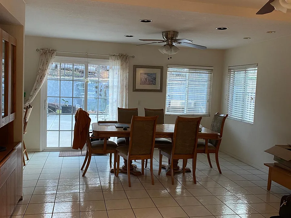 Valle Vista Dr