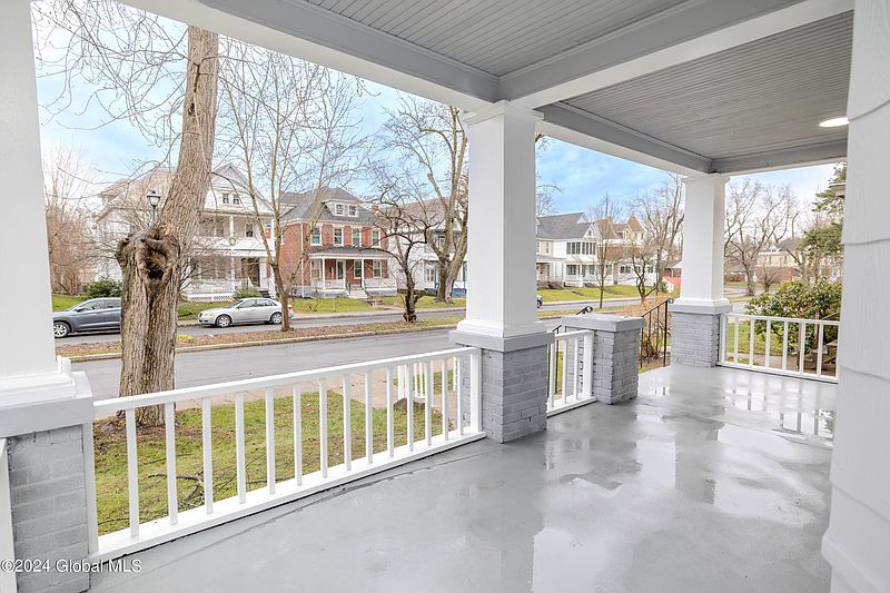 2nd image of 1241 Glenwood Boulevard