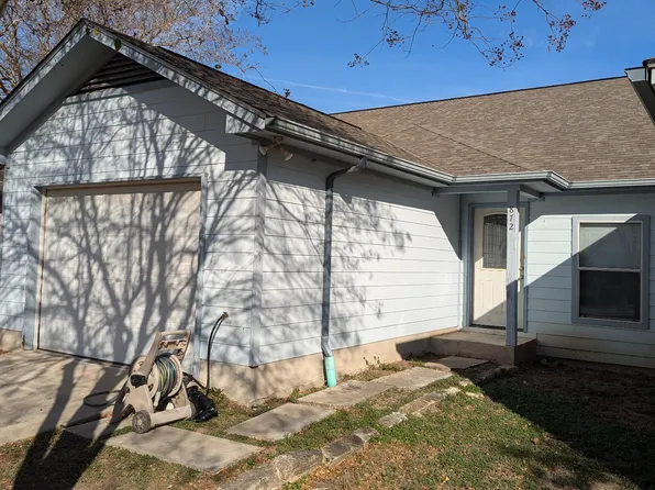 872 Lakeview Dr, Seguin, TX 78155