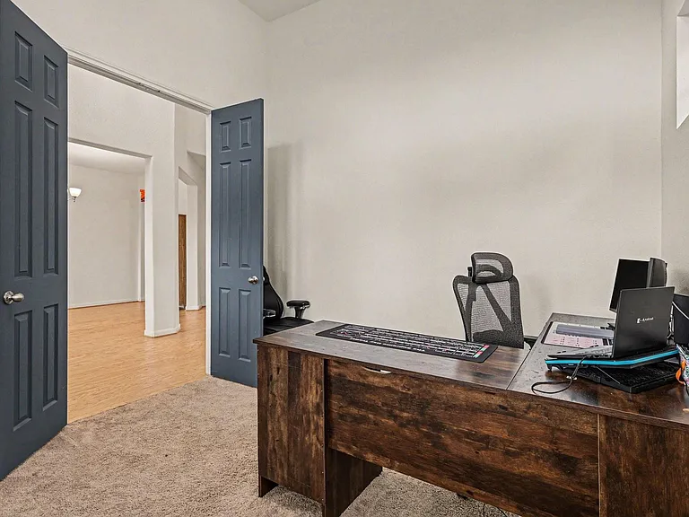 2107 Brooke Avery Dr — Photo 15
