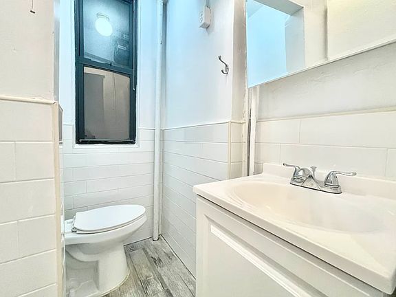 4th image of 219 E 85th St #5RE