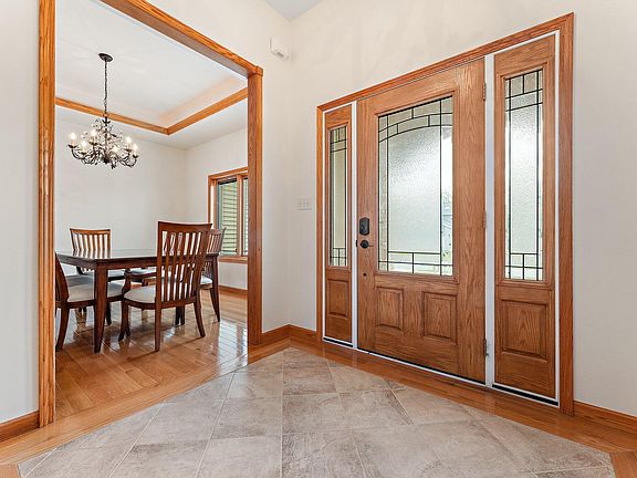2nd image of 256 Pineview Ln