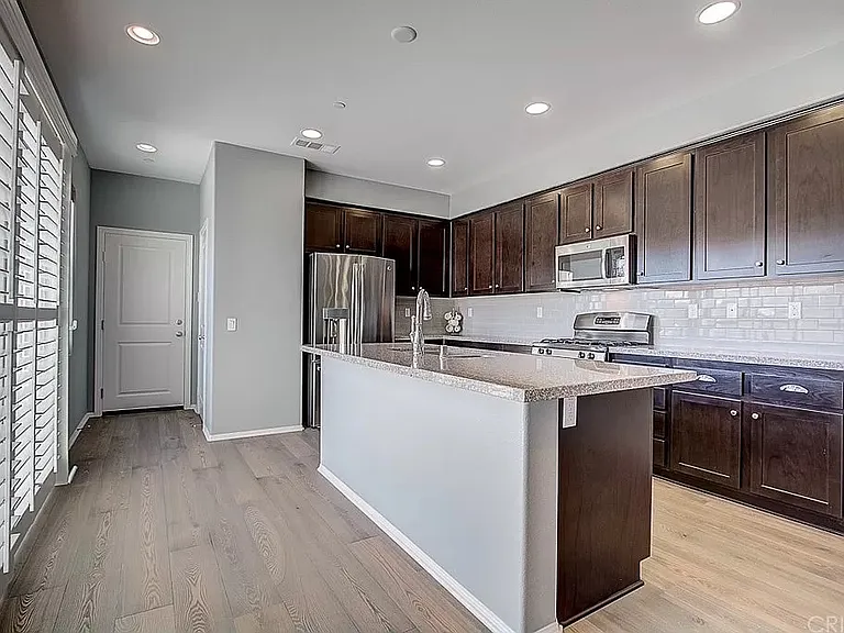 3594 Albion Dr — Photo 10