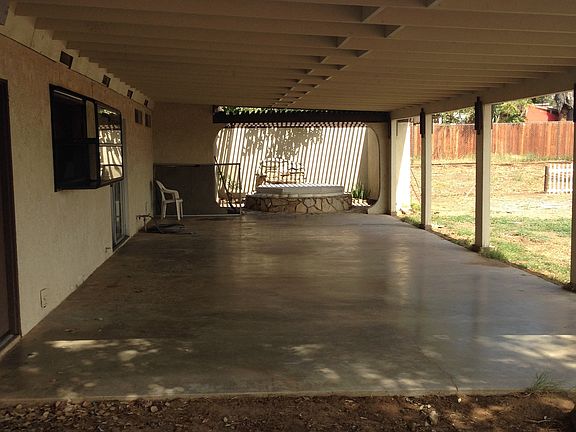 Covered rear private patio