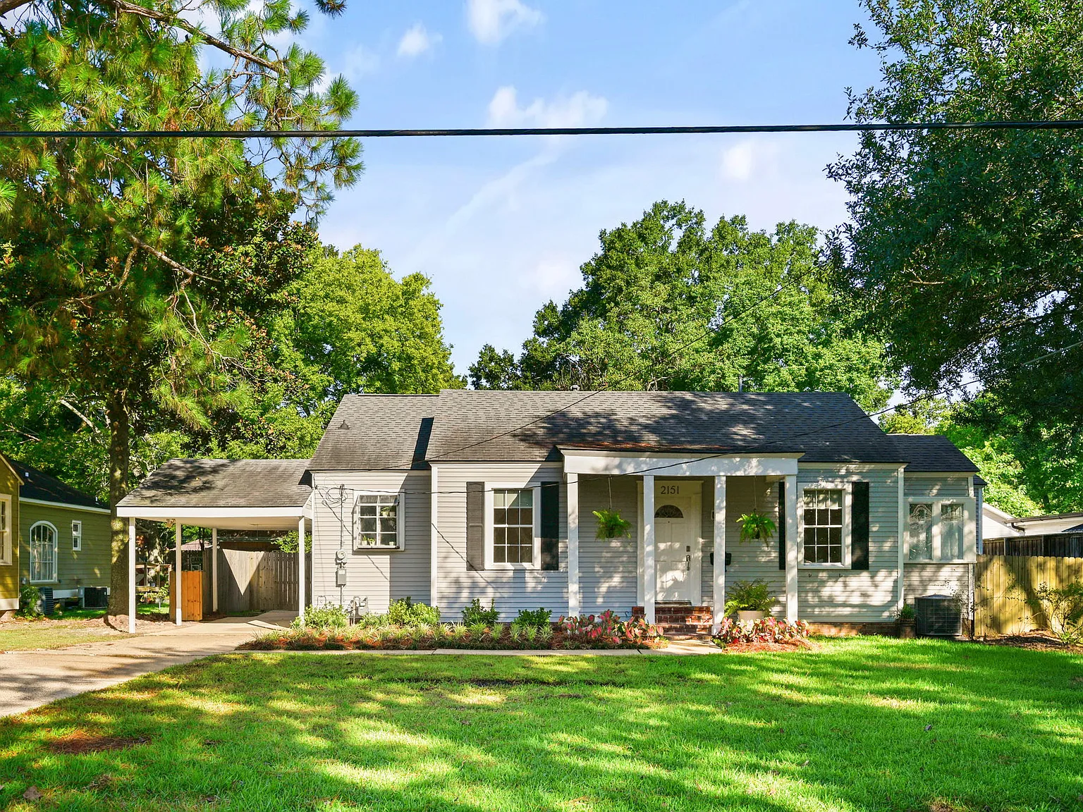 Hollydale - 1 — Photo 1