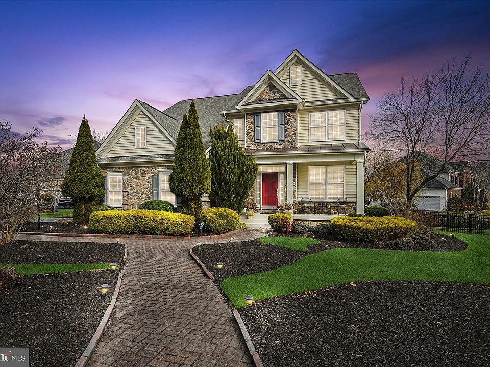 1st image of 21954 Colonial Hills Dr