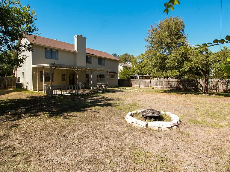 1809 Fawn Ridge Trl — Photo 34