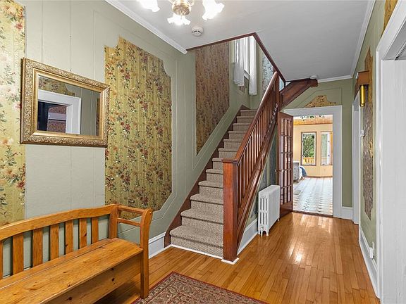 5th image of 223 Pennywell Road