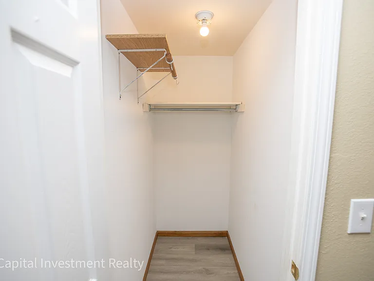 219 Route T — Photo 15