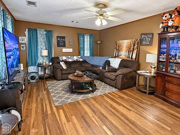 2nd image of 907 Sims Ave