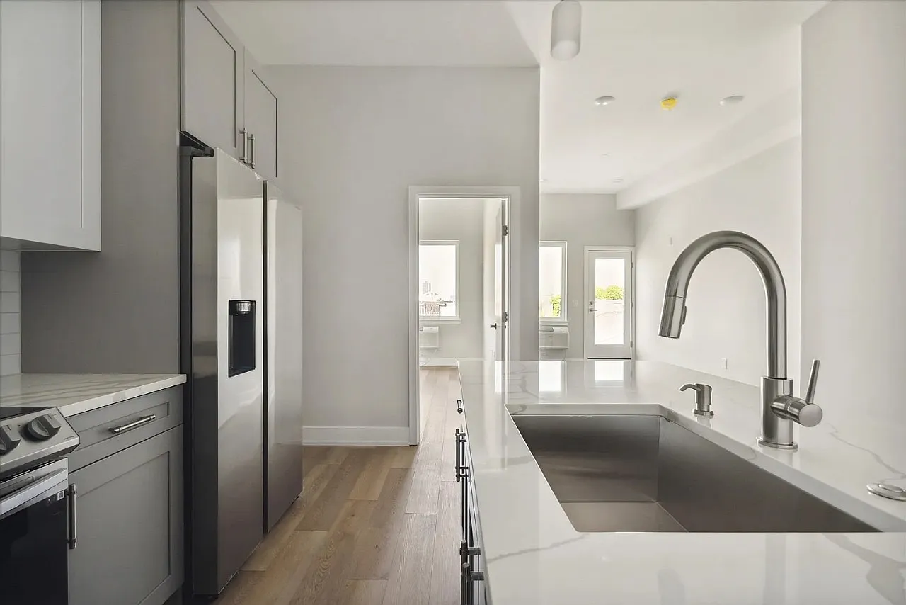 2 bed, $1,700 — Photo 2