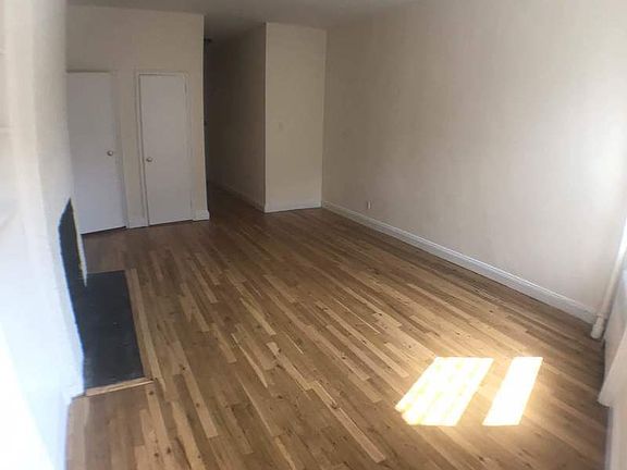 3rd image of 752 Greenwich St APT 2C