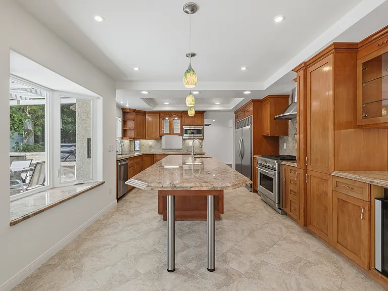 4215 Balcony Dr — Photo 15