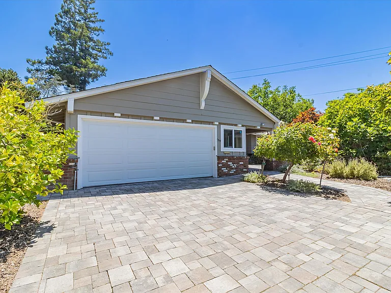 129 Lundy Ln — Photo 2