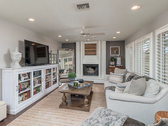 2nd image of 3414 E Oraibi Dr