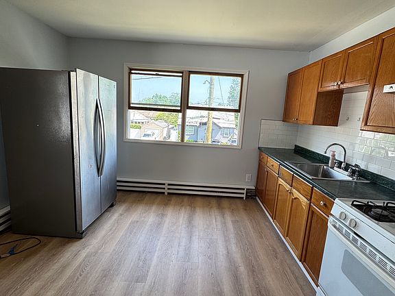 2nd image of 511 Falcon Ave Floor 2