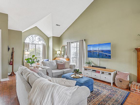 2nd image of 101 Hartley Hall Ct