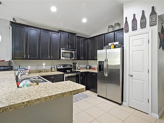 5th image of 23748 Companero Dr