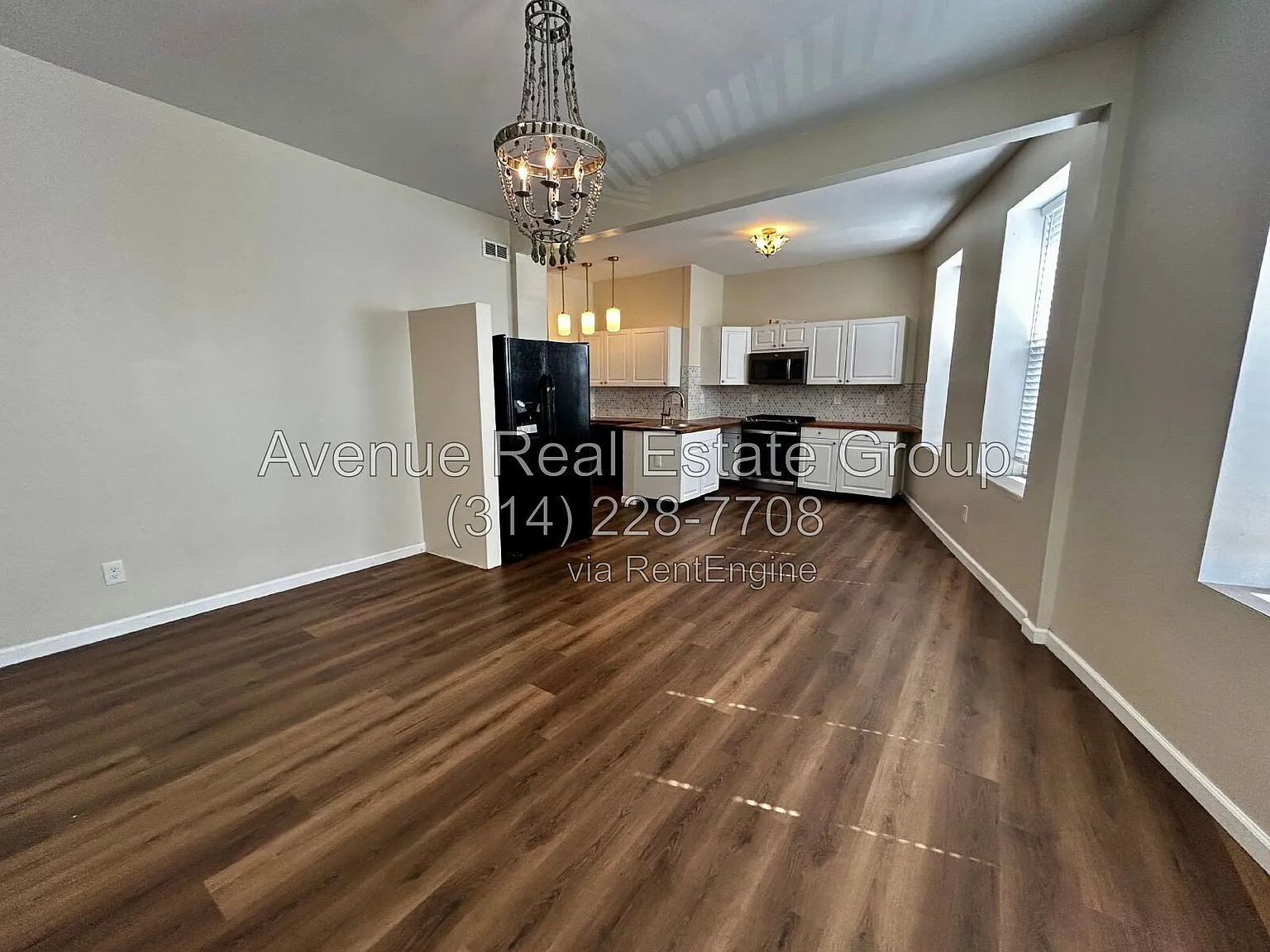 3 bed, 1.5 bath, 1327 sqft, $1,385 — Photo 3