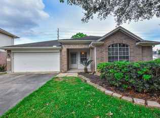 4527 Green Fawn Ln, Fresno, TX 77545