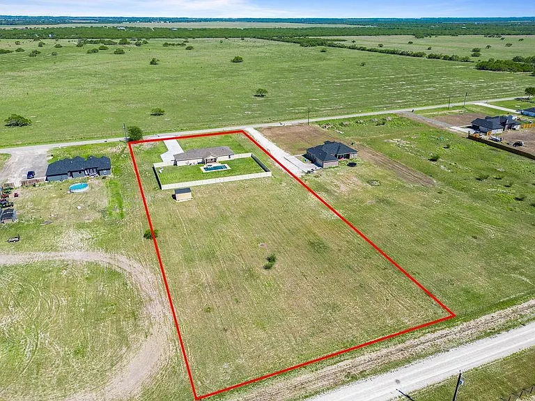 5548 County Road 101 — Photo 1