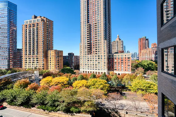 Rented by Waldstar Real Estate LLC | media 10