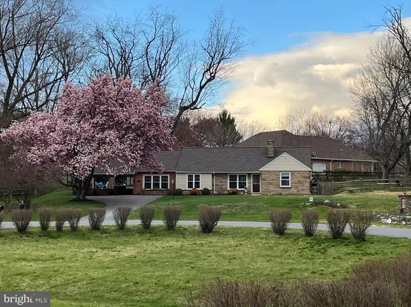 13343 Apple Hill Dr, Hagerstown, MD 21742