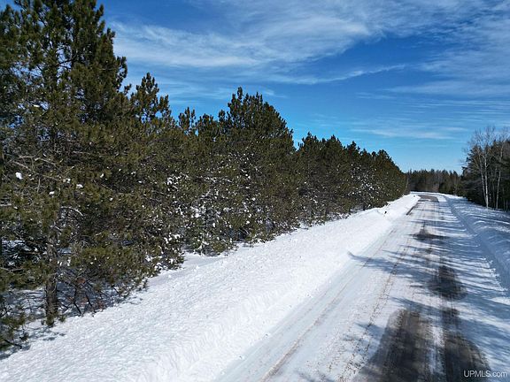 5th image of W Smith Lake Rd